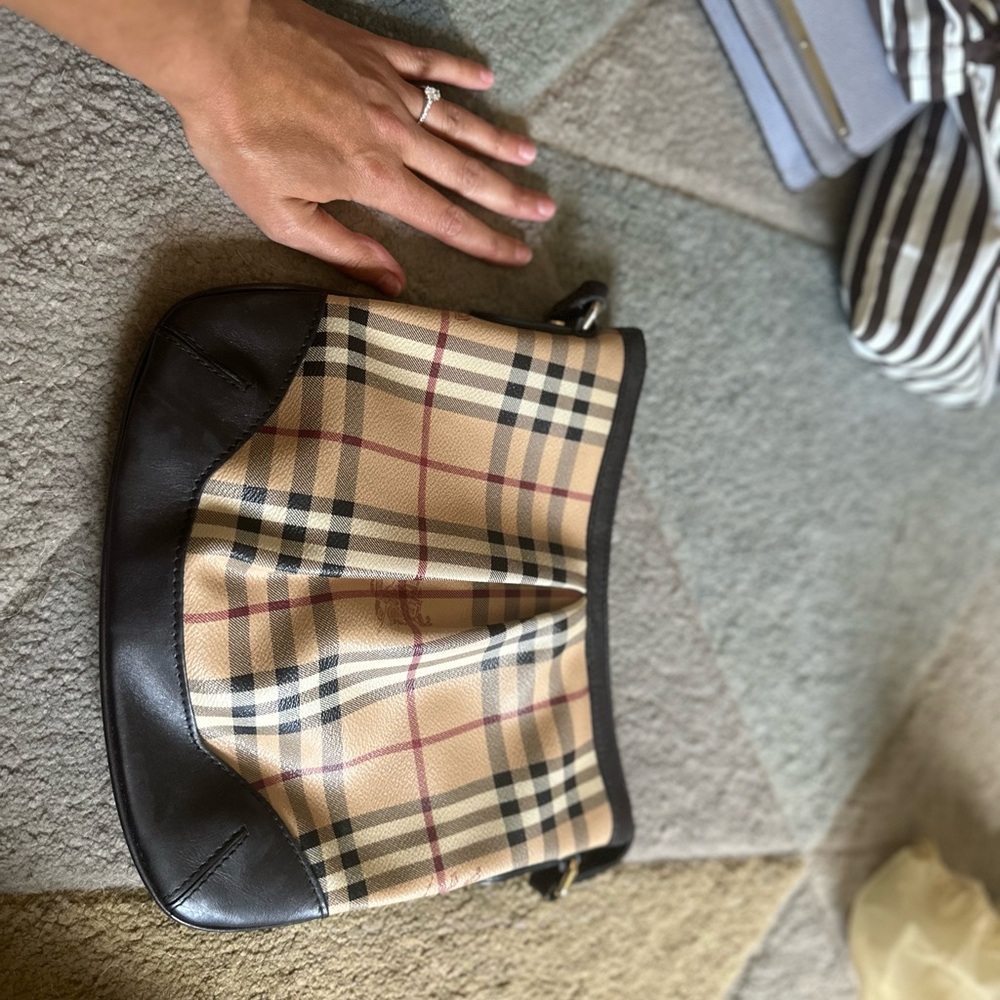 Burberry crossbody large
